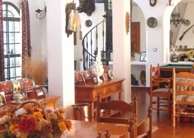 Salón de Casa Rural La Calera, un espacio amplio y acogedor para relajarse en familia o con amigos